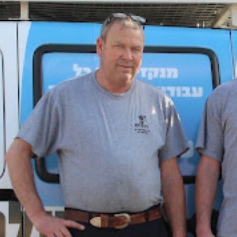 לאון