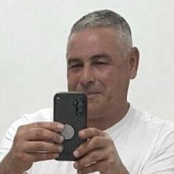 אורי