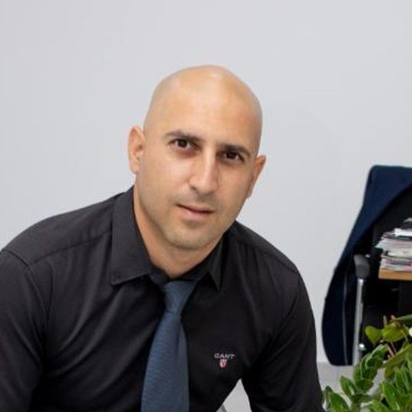 אבי