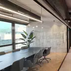 עבודה של ויקטור, מתווך (1)