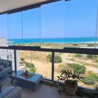 עבודה של יניב, סגירת מרפסת זכוכית (1)