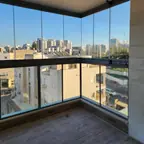 עבודה של ארז, סגירת מרפסת זכוכית (2)