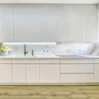 עבודה של אורי, חברת מטבחים (1)