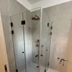 עבודה של בועז, מתקין מקלחונים (1)