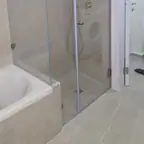 עבודה של יואל, מתקין מקלחונים (10)