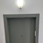עבודה של גל, מתקין דלתות (21)