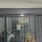 עבודה של אליאור, מתקין תריסים (3)