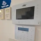 עבודה של משה, טכנאי אזעקות ומצלמות (2)