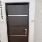 עבודה של גל, מתקין דלתות (24)