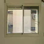 עבודה של שי, מתקין תריסים (6)