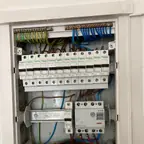 עבודה של ליאו, חשמלאי (2)