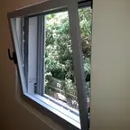 עבודה של ולדי, מתקין תריסים (3)
