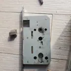 עבודה של דניאל, מנעולן (1)