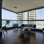 עבודה של ספרטק, סגירת מרפסת זכוכית (1)