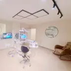 עבודה של עלוש, רופא שיניים (2)