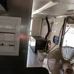עבודה של שגיא, מתקין עמדות טעינה (2)