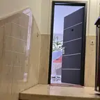 עבודה של גל, מתקין דלתות (15)