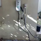 עבודה של צביקה, מתקין עמדות טעינה (2)