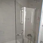 עבודה של יואל, מתקין מקלחונים (2)