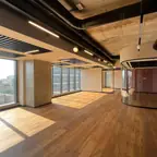 פרקט תלת שכבתי, חיפוי קיר / פנלים ורצפת חדר / סלון – מעבודות יבגני, מתקין פרקטים (1)