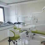 עבודה של לנה, רופא שיניים (1)