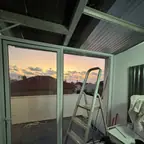 עבודה של שחר, סגירת מרפסת זכוכית (19)
