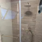עבודה של זוהר, מתקין מקלחונים (3)