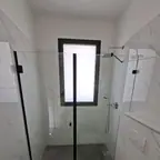 עבודה של יואל, מתקין מקלחונים (11)