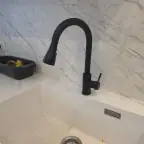 עבודה של יצחק, אינסטלטור (2)
