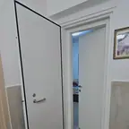 עבודה של אנטון, מתקין דלתות (5)