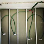 עבודה של נח, מתקין עמדות טעינה (4)