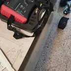 עבודה של נח, מתקין עמדות טעינה (1)