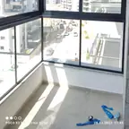 עבודה של ישראל, סגירת מרפסת זכוכית (1)