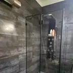 עבודה של זוהר, מתקין מקלחונים (6)