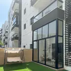 עבודה של ישראל, סגירת מרפסת זכוכית (16)