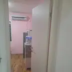 עבודה של אנטון, מתקין דלתות (11)