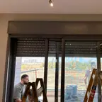 עבודה של אליאור, מתקין תריסים (11)
