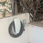 עבודה של עוז, מתקין עמדות טעינה (12)