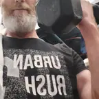 עבודה של מני, מאמן כושר (1)