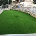 עבודה של טל, מתקין דשא סינטטי (8)