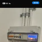 עבודה של עוז, מתקין עמדות טעינה (11)