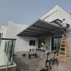 עבודה של ישי, מתקין סוככים (23)