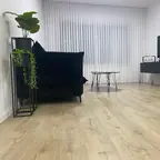 עבודה של איציק, מתקין פרקטים (1)