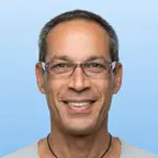 בן – מתקין דשא סינטטי בחולון
