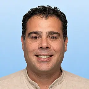 אלי – גוזם עצים