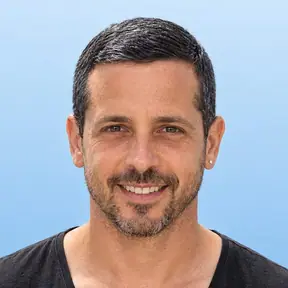 רועי – טכנאי אזעקות ומצלמות