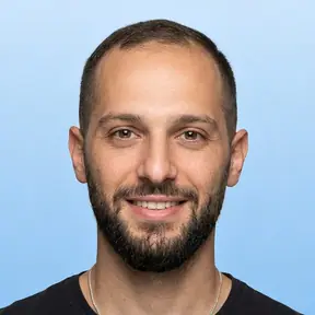 תום – טכנאי אזעקות ומצלמות