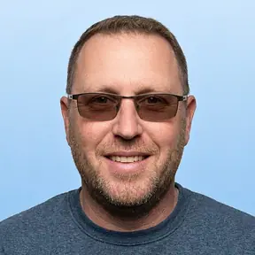 גרי – טכנאי אינטרקום וקודנים