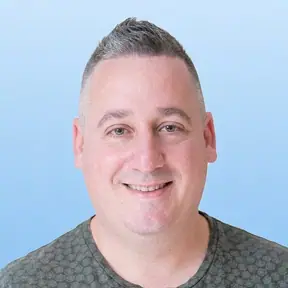 אילן – טכנאי מחשבים