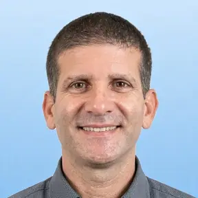 גיא – טכנאי מחשבים